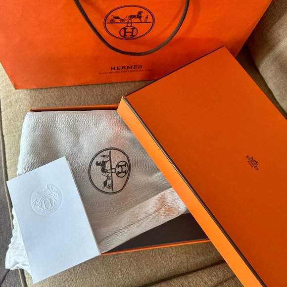 Hermes Chypres, never been worn. Mens size 41 (fits a female- size 8.5) - Picture 2 of 8